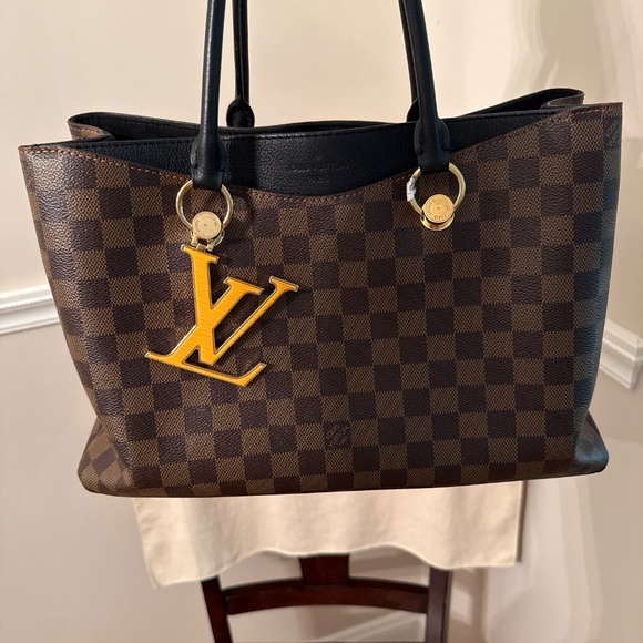 Louis Vuitton purse - Picture 2 of 5